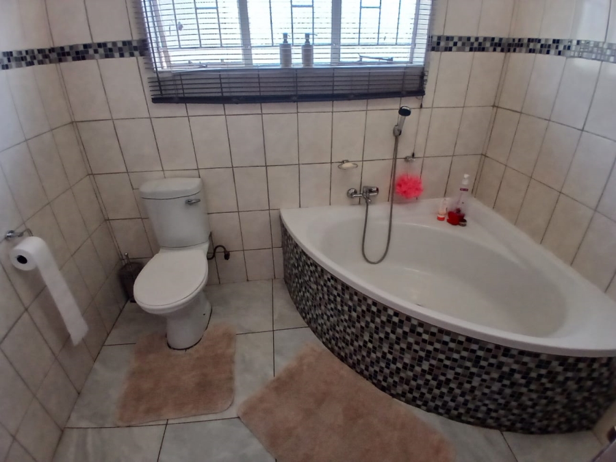 4 Bedroom Property for Sale in Kuruman Northern Cape